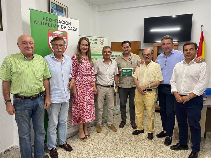 Bella Verano, candidata número uno del PP al Congreso de los Diputados visita la delegación onubense de la Federación Andaluza de Caza