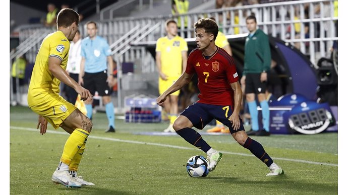 Rodrigo Riquelme, en un partido de la selección española sub-21 contra Ucrania.