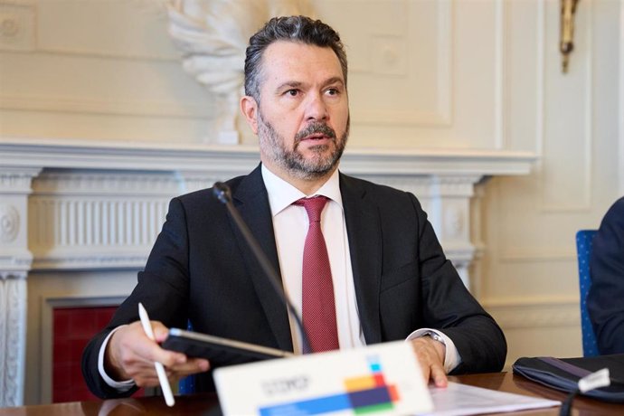 El presidente de la Comisión Nacional del Mercado de Valores (CNMV), Rodrigo Buenaventura, en el Palacio de la Magdalena, a 23 de junio de 2023, en Santander, Cantabria (España).