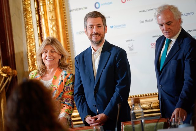 Engracia Hidalgo, el consejero de Presidencia, Miguel Ángel García, y el presidente de CEIM, Miguel Garrid