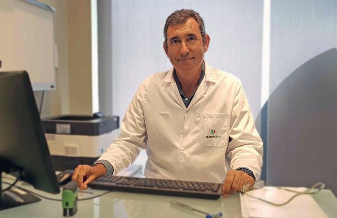 El jefe de Servicio de Cirugía Ortopédica y Traumatología del Hospital Quirónsalud Marbella, Francisco Rodríguez Argáiz, en una imagen de archivo