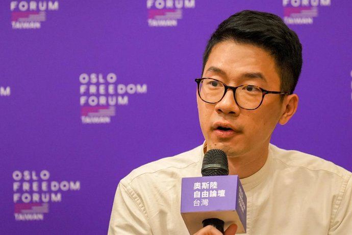 Archivo - 03 November 2022, Taiwan, Taipeh: Nathan Law, a Hong Kong pro-democracy activist, delivers remarks during a press conference ahead of the Oslo freedom forum in Taipei. Photo: Walid Berrazeg/SOPA Images via ZUMA Press Wire/dpa