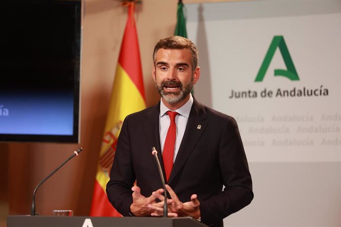 El consejero de Sostenibilidad, Medio Ambiente y Economía Azul y portavoz del Gobierno, Ramón Fernández Pacheco, en la rueda de prensa posterior al Consejo de Gobierno andaluz.