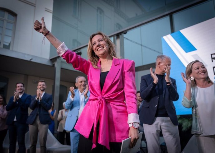 Archivo - La candidata de CC al Cabildo de Tenerife, Rosa Dávila, en la presentación de su candidatura