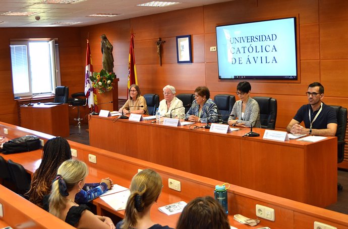 La UCAV difunde el castellano entre 23 estudiantes en el Aula de Lengua y Cultura Española.