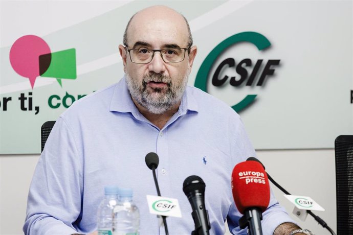 El presidente de la Central Sindical Independiente y de Funcionarios (CSIF), Miguel Borra, ofrece una rueda de prensa, a 19 de junio de 2023, en Madrid (España). 