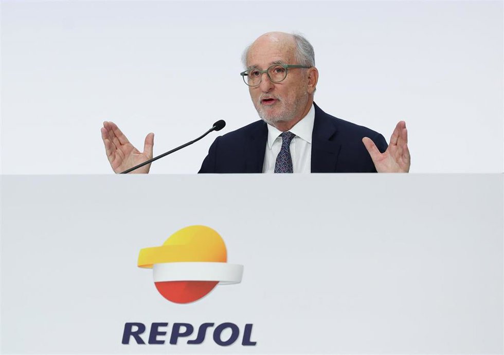 Archivo - El presidente de Repsol, Antonio Brufau. 