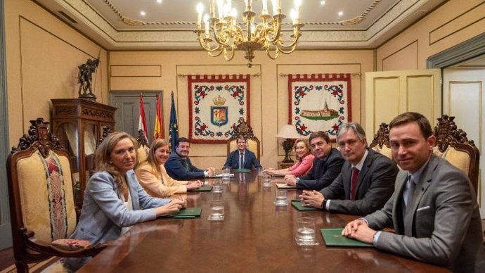 Primera reunión del Consejo de Gobierno de La Rioja