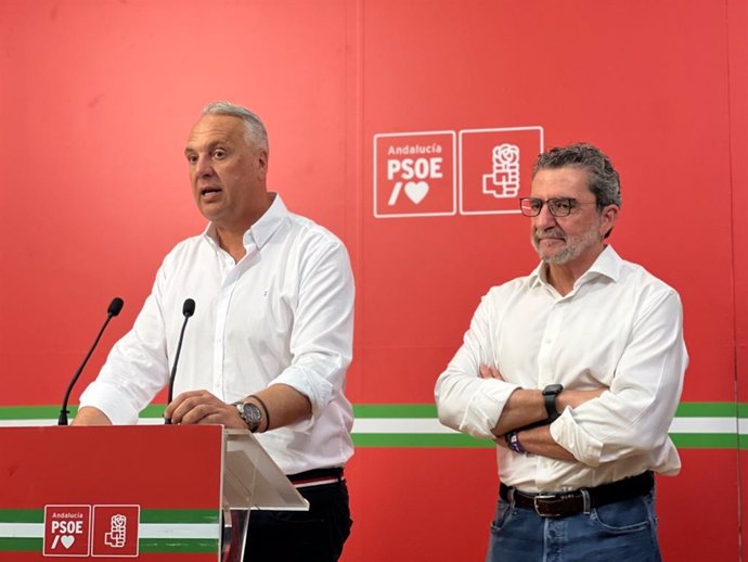 Ruiz Boix con Gutiñerrez Limones en rueda de prensa.