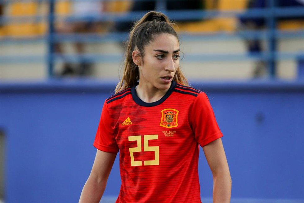 Archivo - Olga Carmona durante un encuentro con la Selección.