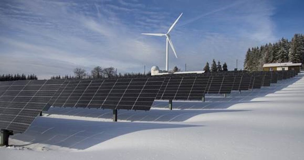 El CSIC y la Universidad de Murcia crean una herramienta para optimizar la producción conjunta de energía eólica y solar