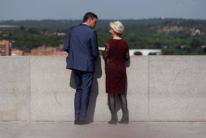 El presidente del Gobierno, Pedro Sánchez y la presidenta de la Comisión Europea, Úrsula von der Leyen, a su llegada a la inauguración de la Presidencia española del Consejo de la Unión Europea, a 3 de julio de 2023, en Madrid (España).