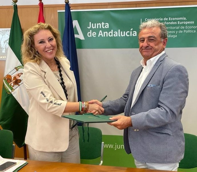 La consejera de Economía, Hacienda y Fondos Europeos, Carolina España, durante la firma de convenio de colaboración con el Cuerpo Consular de Málaga