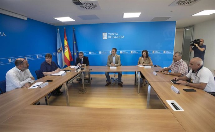 O conselleiro do Mar, Alfonso Villares, mantén unha reunión cos presidentes da federación galega e das tres provinciais de confrarías de pescadores.