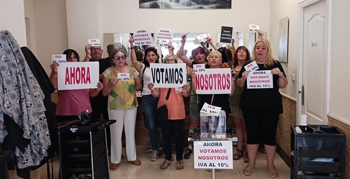 Jornada de protesta en una peluquería de Valncia