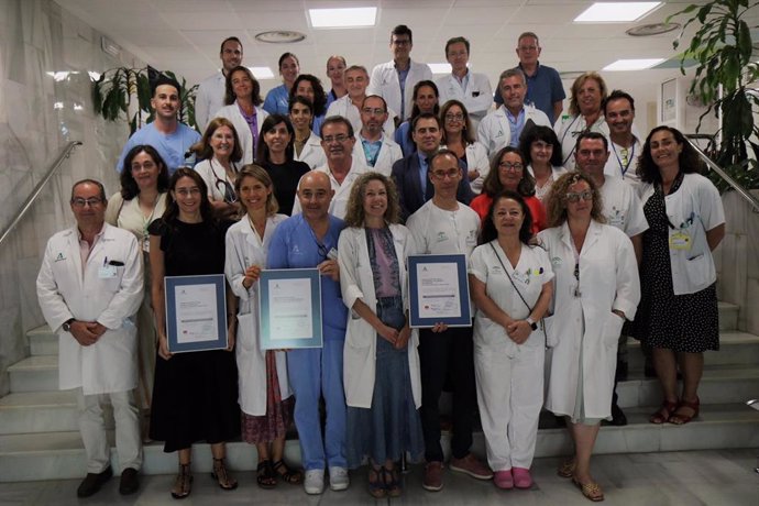 Profesionales de Urgencias Pediátricas y Cirugía Plástica, con la certificación de la Agencia de Calidad Sanitaria de Andalucía.