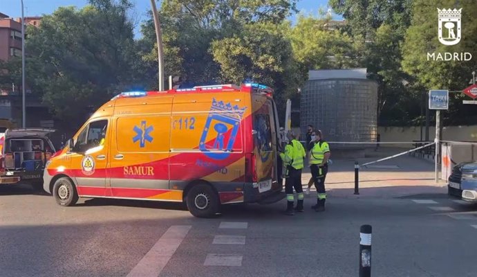 Intervención de Samur-PC con motivo de la agresión con arma blanca a un joven de 28 años en la calle Cebreros.