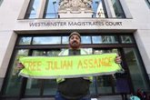 Foto: La izquierda francesa pide al Parlamento conceder asilo político a Julian Assange