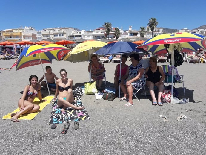 Monachil organiza un viaje gratuito a la playa