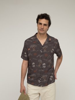 Archivo - Propuesta look de la firma de moda masculina Boston para lucir en un festival