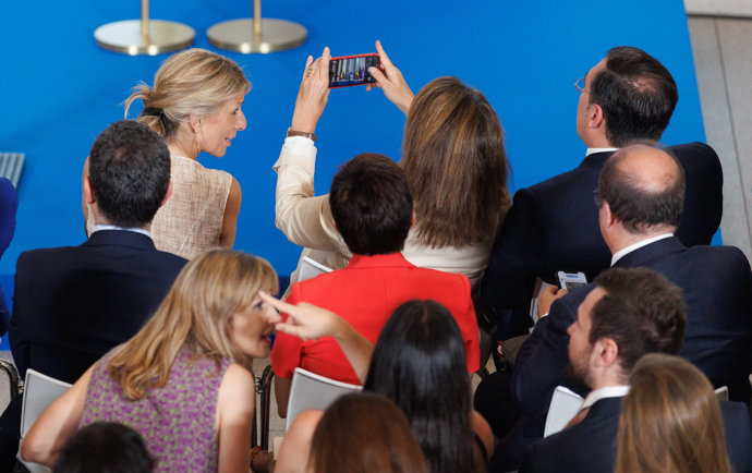 La vicepresidenta segunda y ministra de Trabajo y Economía Social, Yolanda Díaz; la vicepresidenta tercera y ministra de Transición Ecológica y Reto Demográfico, Teresa Ribera 