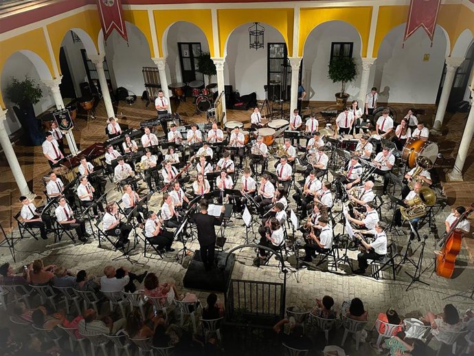 La Banda EMMVA doblemente galardonada en el VIII Certamen Nacional de Bandas de Música de Olivares (Sevilla).