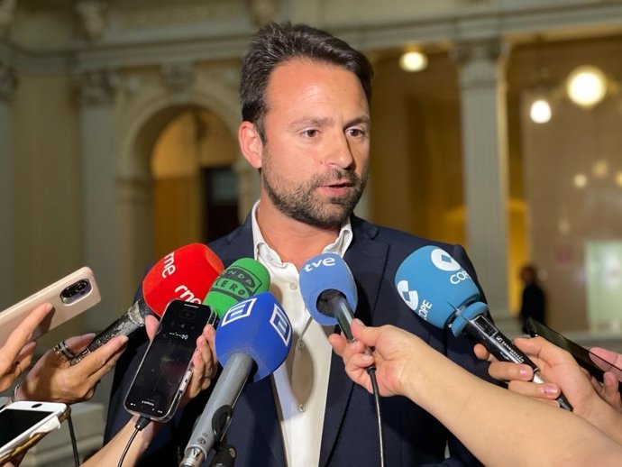 El diputado regional del PP, Álvaro Queipo, tras la Junta de Portavoces.