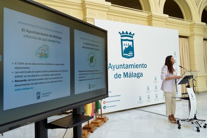 La concejala delegada de Innovación, Digitalización y Captación de Inversiones, Alicia Izquierdo, en rueda de prensa