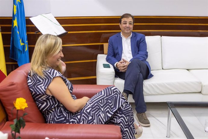 Guillermo Fernández Vara en su reunión de este martes con la presidenta de la Asamblea.