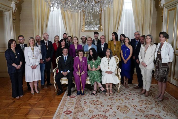 Foto de familia en la sesión de constitución del Ayuntamiento de Santiago de Compostela, a 17 de junio de 2023, en Santiago de Compostela, A Coruña, Galicia.