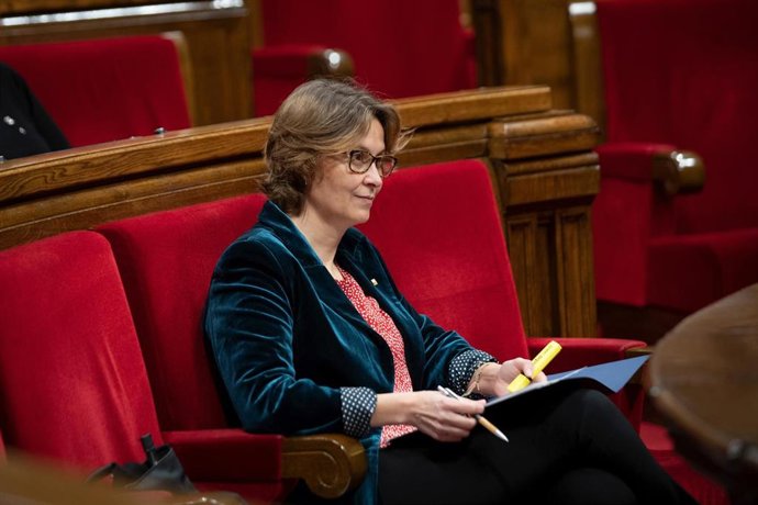 Archivo - La consellera de Acción Exterior y Unión Europea, Meritxell Serret, durante una sesión plenaria en el Parlament, a 26 de enero de 2023, en Madrid (España). 