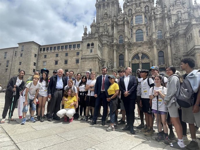 La embajadora de Estados Unidos en España, Julissa Reynoso, en su llegada a la Praza do Obradoiro.