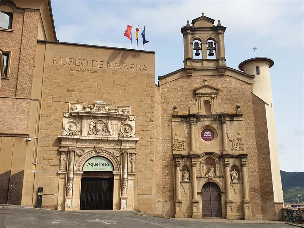 Fachada del Museo de Navarra.