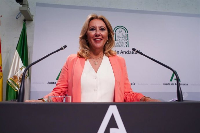 La consejera de Economía, Hacienda y Fondos Europeos, Carolina España, este martes en la rueda de prensa del Consejo de Gobierno.