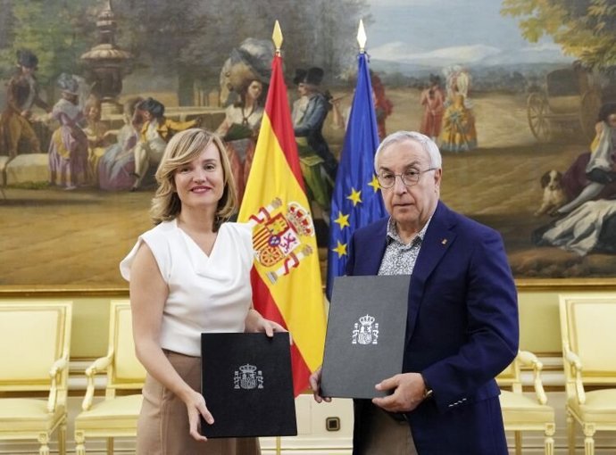 El presidente del COE, Alejandro Blanco, y la ministra de Educación y Formación Profesional, Pilar Alegría.