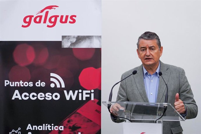 El consejero de la Presidencia, Antonio Sanz, en una imagen de archivo en una visita a la empresa tecnológica Galgus.