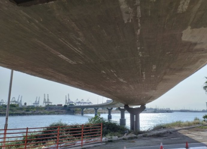 Acceso al Puerto de Valncia por la V-30