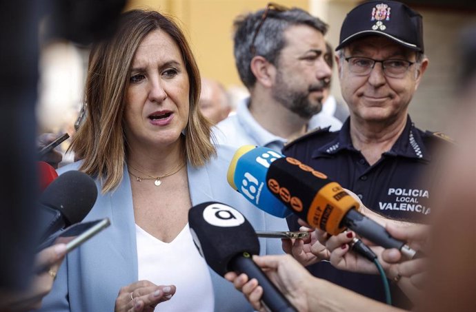 La alcaldesa de Valncia, María José Catalá, junto al jefe de la Policía Local de la ciudad, José Vicente Herrera, en una imagen reciente. 