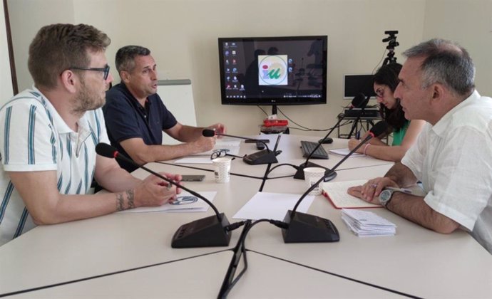 Reunión entre los representantes de Sumar y la Asociación Unificada de Guardias Civiles en Córdoba.