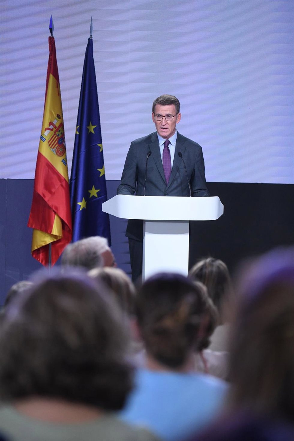 El presidente del Partido Popular y candidato a la Presidencia del Gobierno, Alberto Núñez Feijóo, presenta el programa electoral para las elecciones del 23J, en el Palacio de Linares, a 4 de julio de 2023, en Madrid (España). Feijóo presenta su program