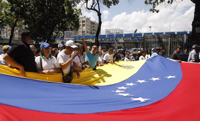 Archivo - Manifestaciones por el Día del Trabajo en Caracas, Venezuela