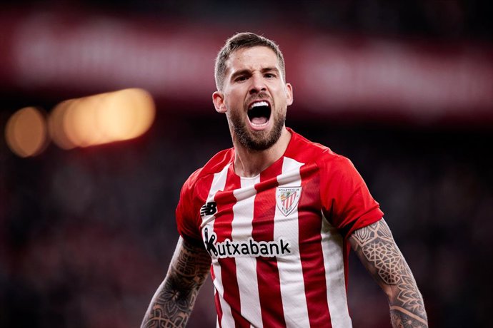 Archivo - Inigo Martinez of Athletic Club reacts During the spanish league match of La Liga Santander, between Athletic Club and Real Sociedad at San Mames on 20 of February, 2022 in Bilbao, Spain.