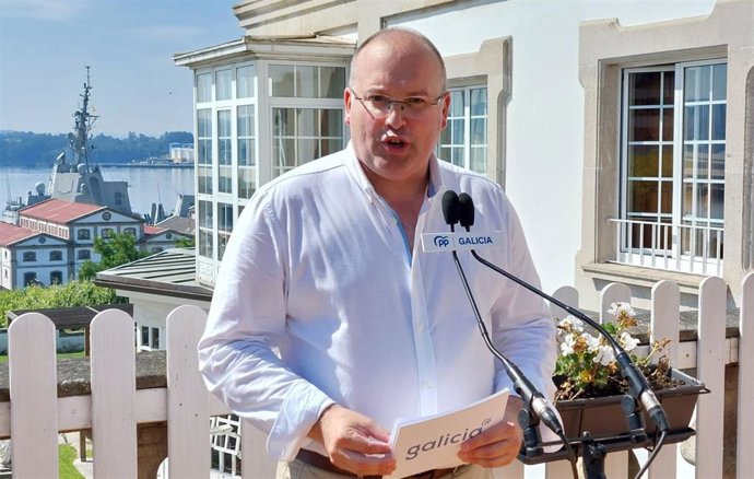 El vicesecretario de Organización del PP, Miguel Tellado, en una rueda de prensa en el Parador de Ferrol.