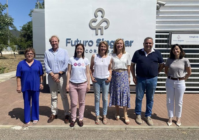 Visita del PP a la sede de Futuro Singular en la capital cordobesa.