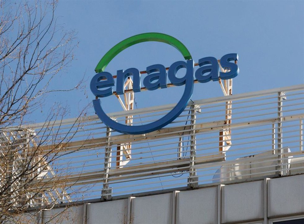 Archivo - Fachada de la sede de Enagás, en Madrid (España). 