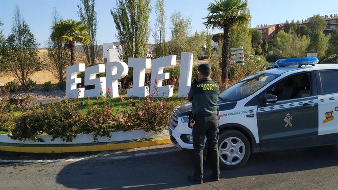 Una patrulla de la Guardia Civil en Espiel.