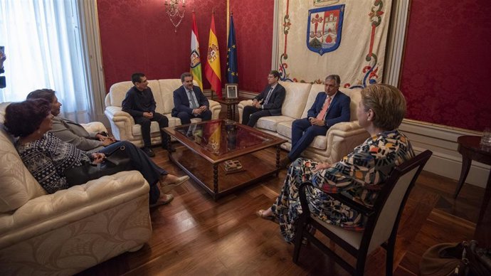 Capellán recibe a la Comisión Permanente de la Asociación de Academias de la Lengua Española