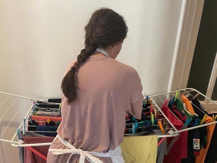 Archivo - Empleada del hogar