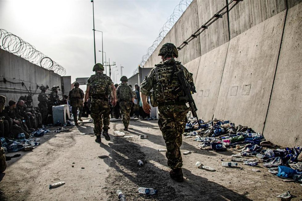 Archivo - Miembros de las Fuerzas Armadas de Reino Unido durante el proceso de evacuación de personal de Afganistán tras la toma del poder de los talibán en agosto de 2021