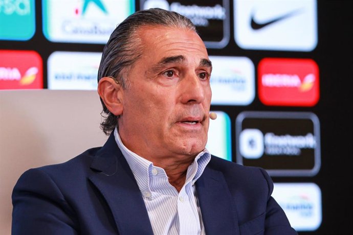 El seleccionador nacional de baloncesto, Sergio Scariolo, ante los medios. 